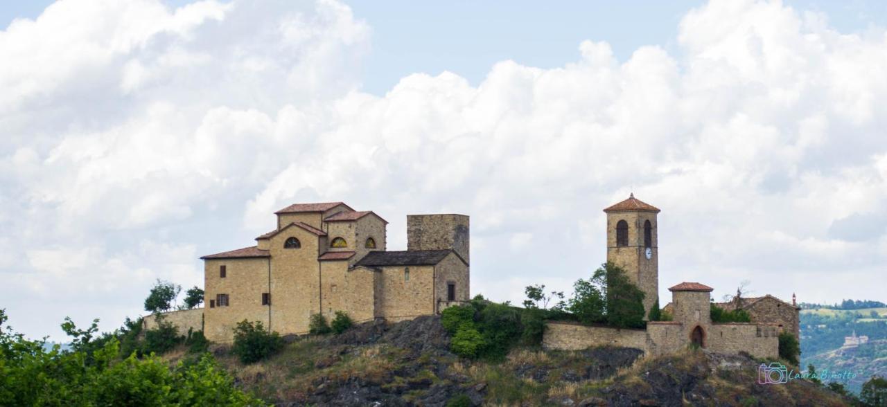 Antiche Vie B&B Serramazzoni Екстериор снимка