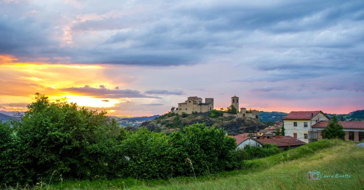 Antiche Vie B&B Serramazzoni Екстериор снимка