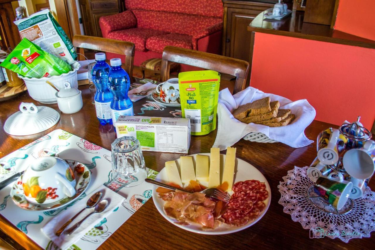Antiche Vie B&B Serramazzoni Екстериор снимка