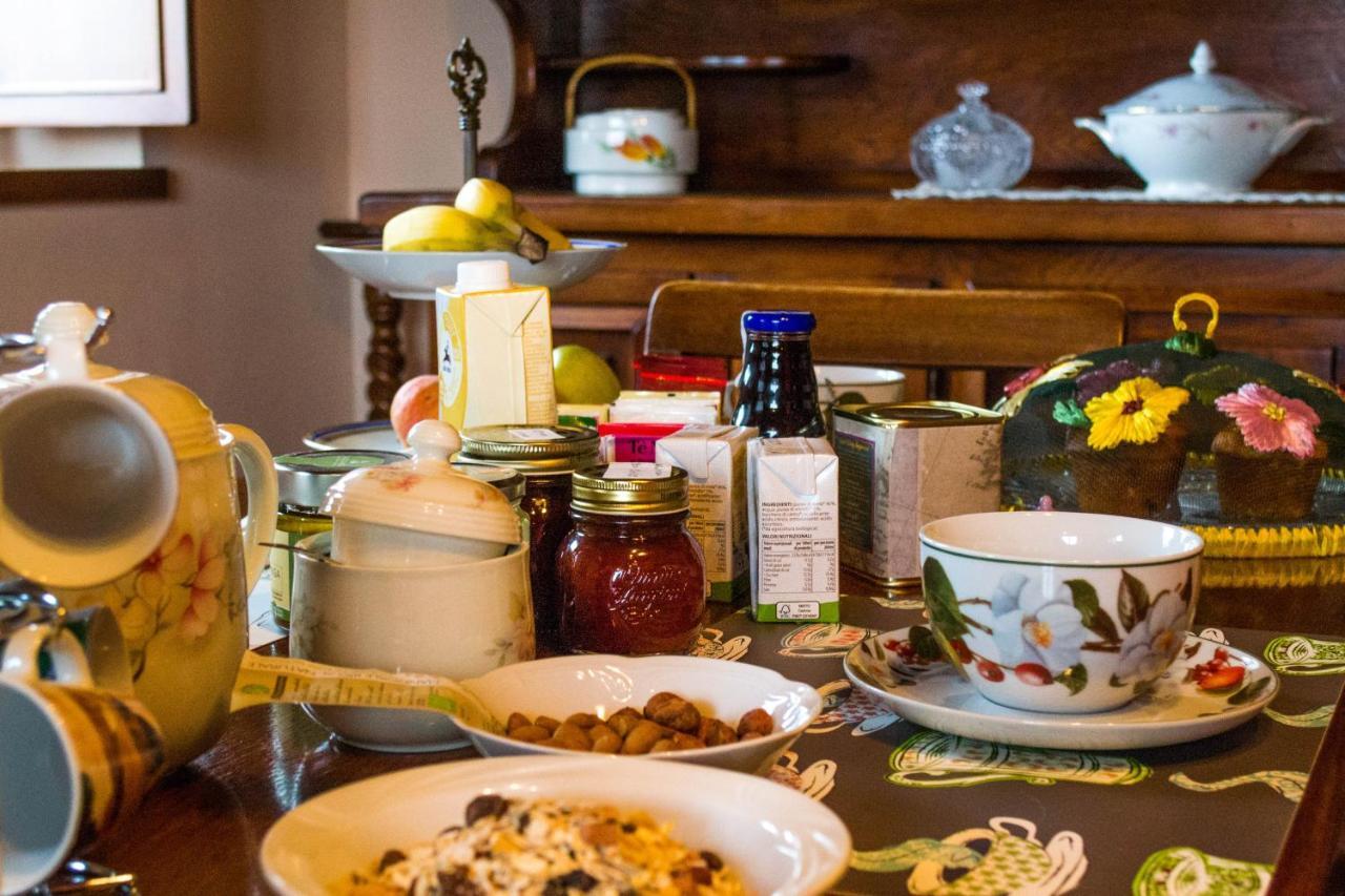 Antiche Vie B&B Serramazzoni Екстериор снимка