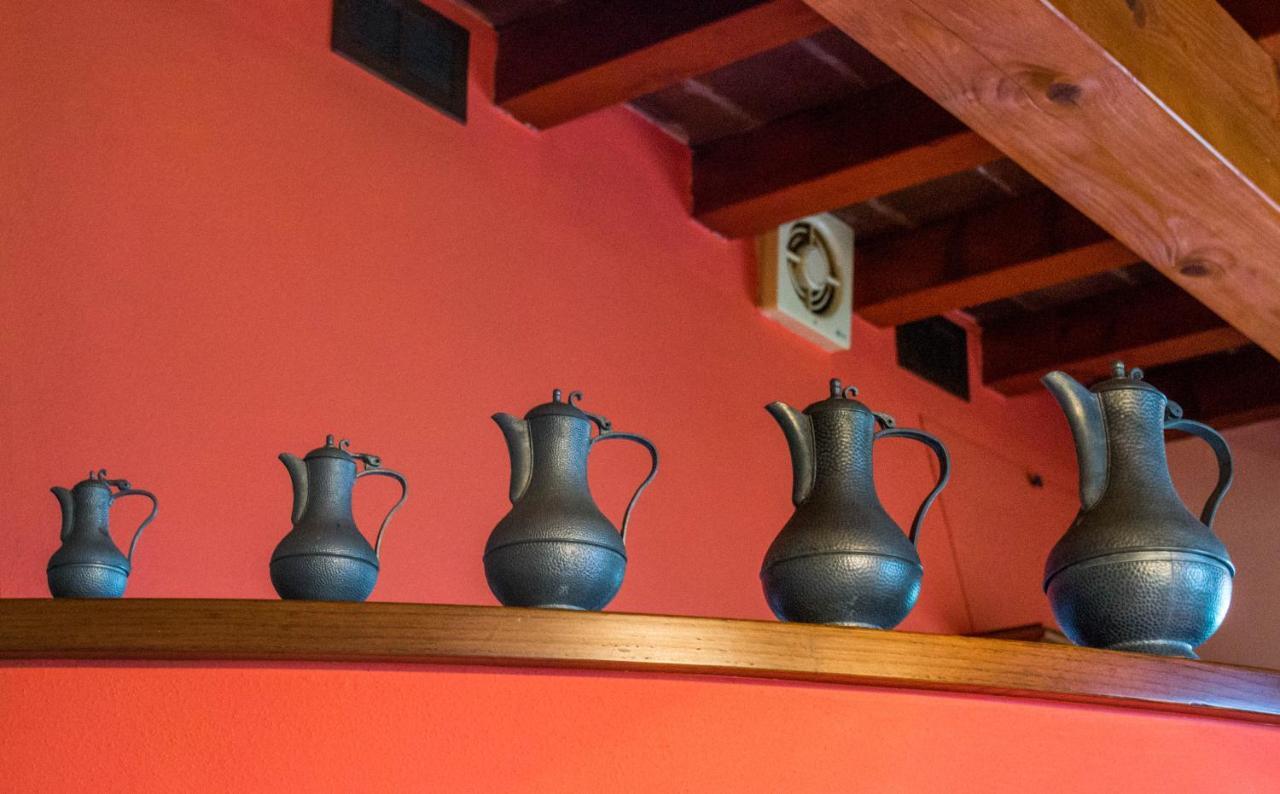 Antiche Vie B&B Serramazzoni Екстериор снимка